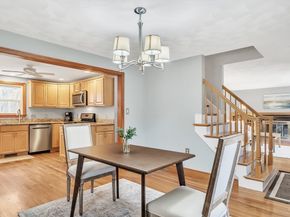 11 Violet Rd, Burlington MA 01803