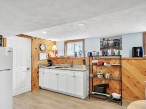 11 Violet Rd, Burlington MA 01803