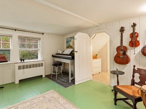 26 Coggeshall Rd, Gloucester MA 01930