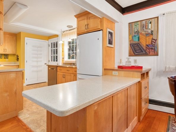 26 Coggeshall Rd, Gloucester MA 01930