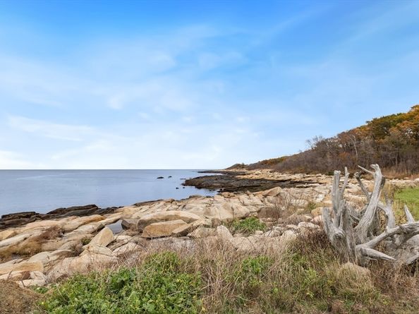 26 Coggeshall Rd, Gloucester MA 01930