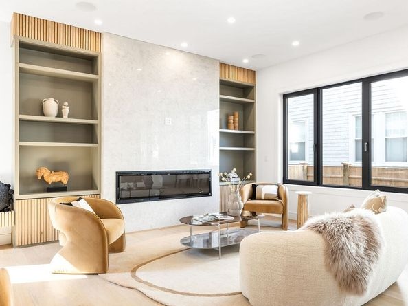 1597 Centre St. 1597, Newton MA 02461