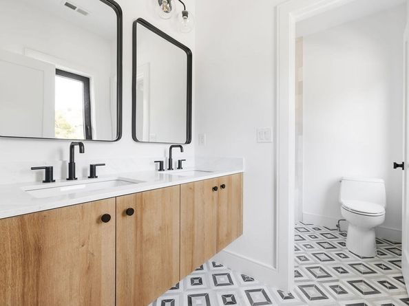 1597 Centre St. 1597, Newton MA 02461