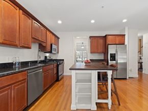 725 Boston Post Rd 12, Sudbury MA 01776