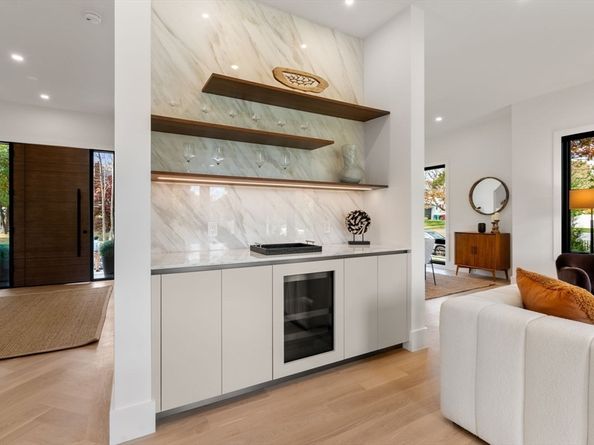 56 Dearborn St, Newton MA 02465
