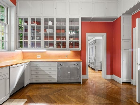 333 Lee St, Brookline MA 02445