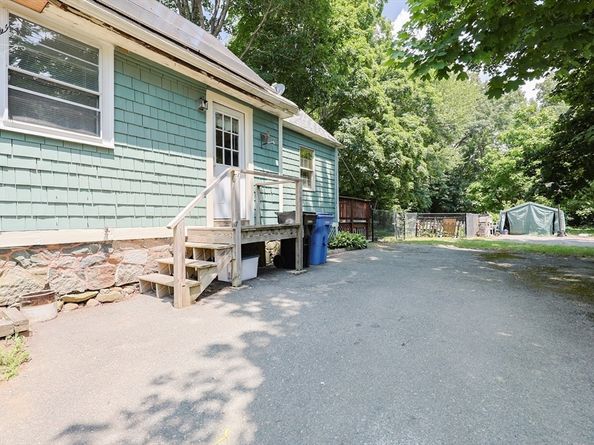 150 Harvard St, Whitman MA 02382