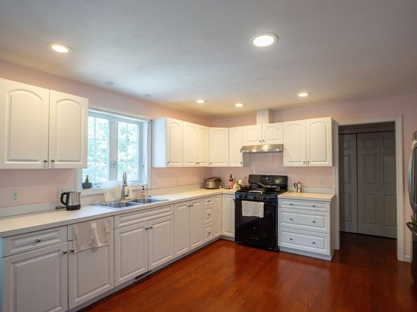 30 Briarcliff Dr, Auburn MA 01501