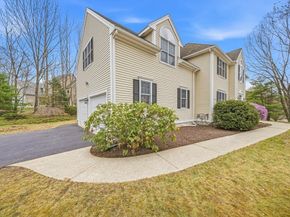 11 Little Tree Rd, Medway MA 02053