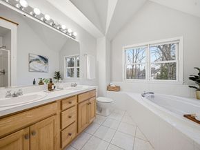 11 Little Tree Rd, Medway MA 02053