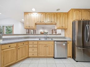 11 Little Tree Rd, Medway MA 02053