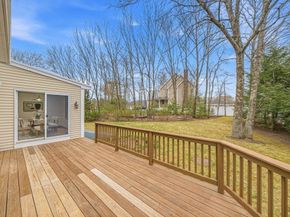 11 Little Tree Rd, Medway MA 02053