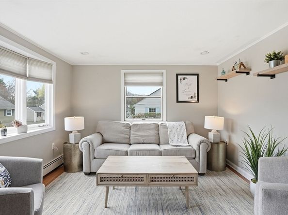 11 Roseen Ave, Weymouth MA 02188