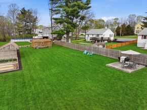 11 Roseen Ave, Weymouth MA 02188
