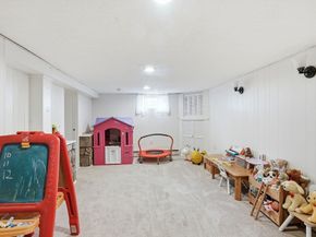 11 Roseen Ave, Weymouth MA 02188