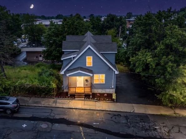 22 Plymouth St, Fitchburg MA 01420