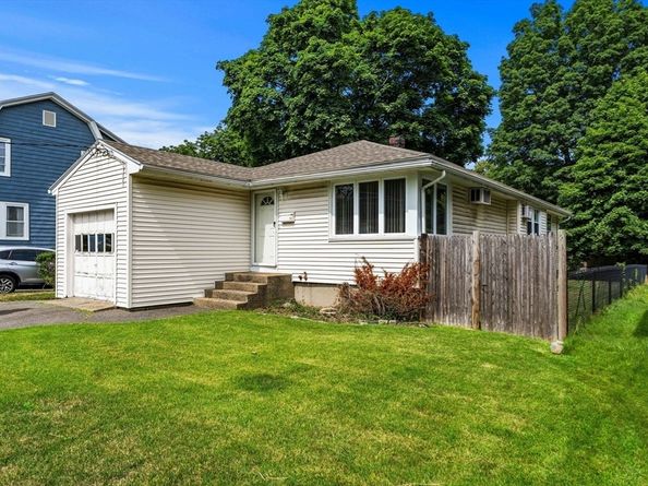 11 Pennybrook Rd, Lynn MA 01905