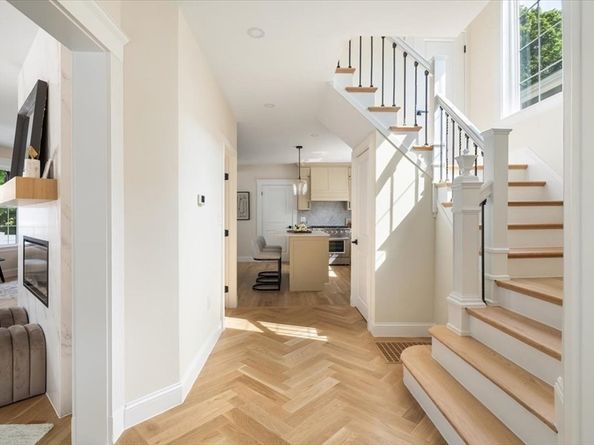 8 Hollis Street, Newton MA 02458