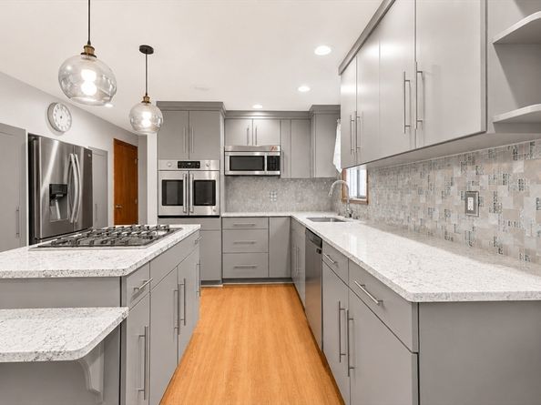 124 Pacella Park Dr. 124, Randolph MA 02368