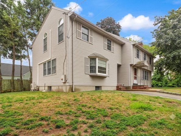 173 Vine Rock St, Dedham MA 02026