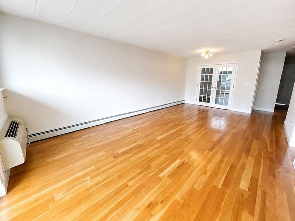 345 Harvard St 3B, Cambridge MA 02138