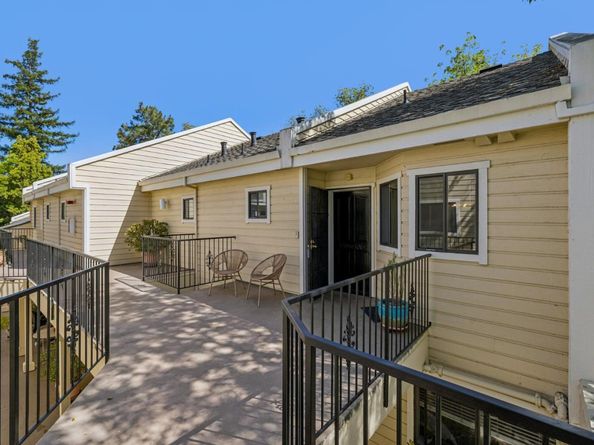 576 W Parr Avenue 32, Los Gatos CA 95032