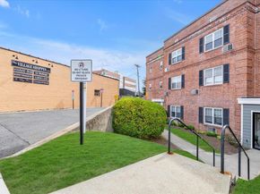 21 S Village Avenue 3, Rockville Centre NY 11570