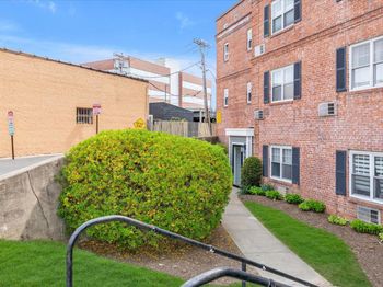 21 S Village Avenue