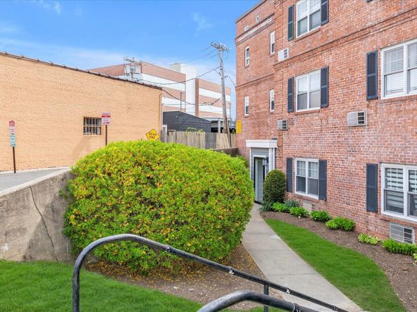 21 S Village Avenue 3, Rockville Centre NY 11570