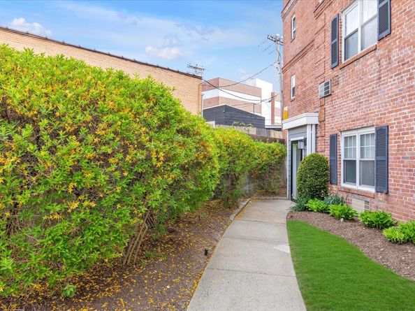 21 S Village Avenue 3, Rockville Centre NY 11570