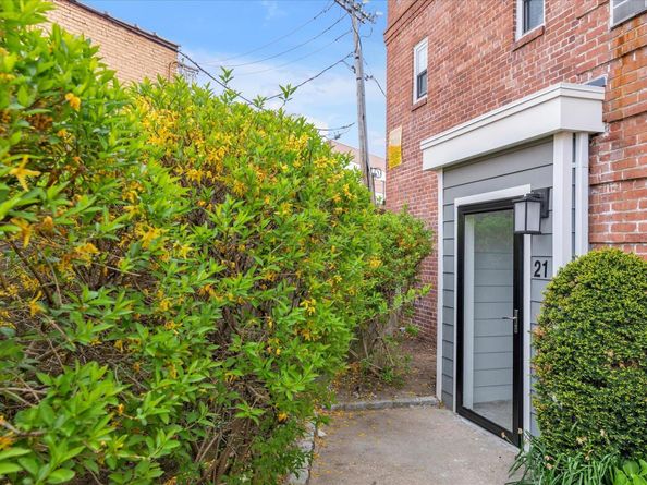 21 S Village Avenue 3, Rockville Centre NY 11570