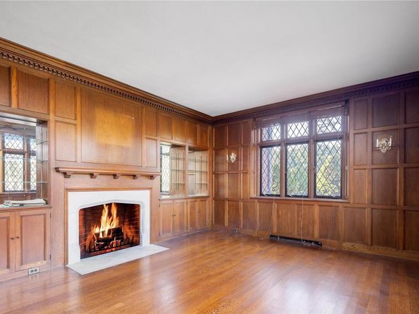 16 Tuthill Lane, Remsenburg NY 11960