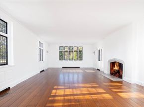 16 Tuthill Lane, Remsenburg NY 11960
