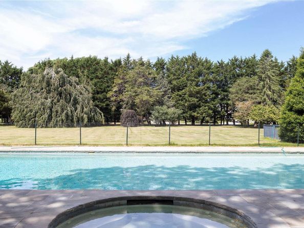 16 Tuthill Lane, Remsenburg NY 11960
