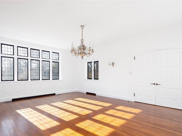 16 Tuthill Lane, Remsenburg NY 11960