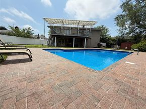 14 Hilton Court, Hicksville NY 11801