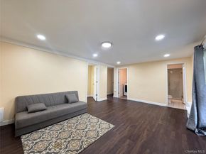 14 Hilton Court, Hicksville NY 11801