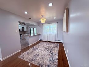 14 Hilton Court, Hicksville NY 11801