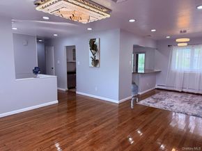 14 Hilton Court, Hicksville NY 11801