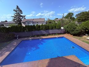 14 Hilton Court, Hicksville NY 11801