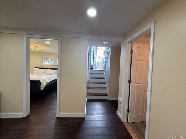 14 Hilton Court, Hicksville NY 11801