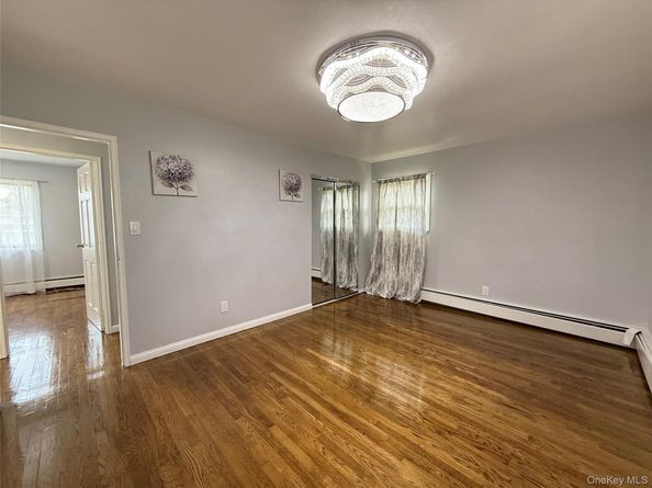 14 Hilton Court, Hicksville NY 11801