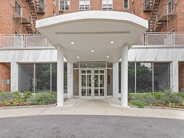 629 Kappock Street 2A, Bronx NY 10463