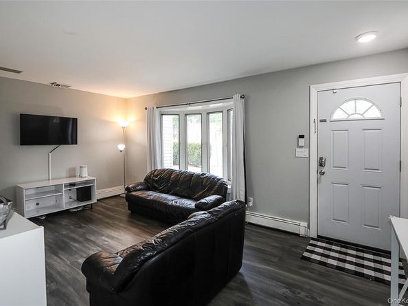 4 Naples Avenue, Central Islip NY 11722