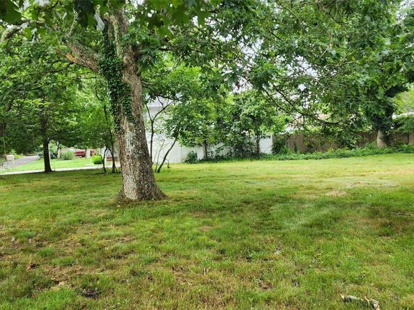 344 Elm Road W, Mastic Beach NY 11951