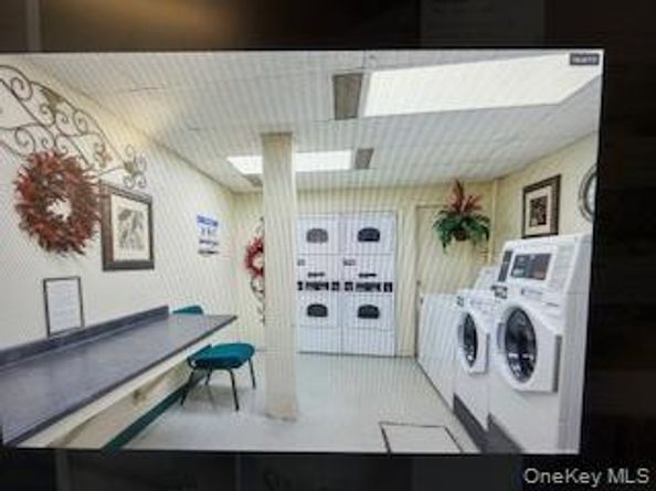 504 Merrick rd Road 4A, Lynbrook NY 11563
