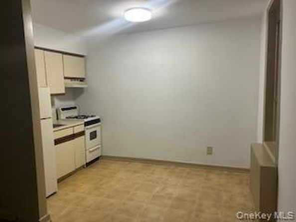 504 Merrick rd Road 4A, Lynbrook NY 11563