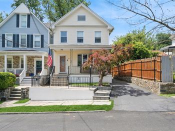 8 Churchill Avenue