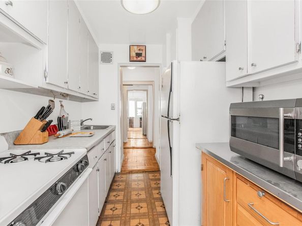 3131 Grand Concourse 11J, Bronx NY 10468