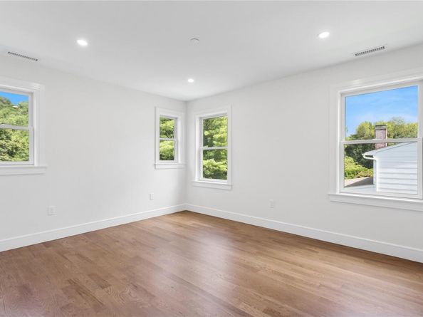 302 Washington Avenue, Pleasantville NY 10570